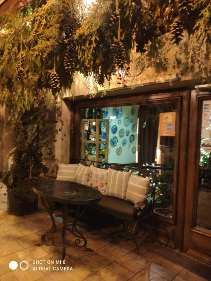 Honey Apartment Тбилиси Екстериор снимка